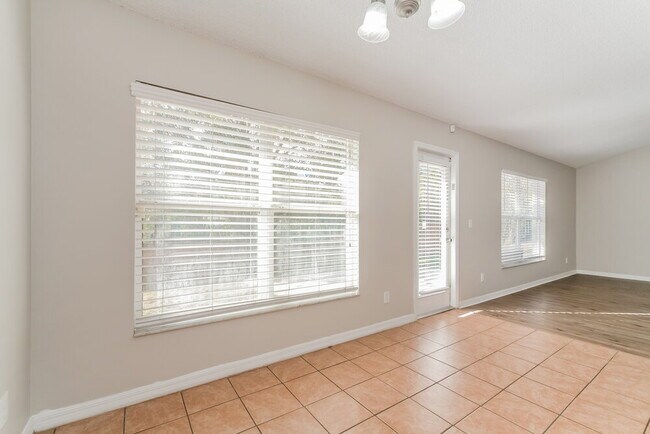 Foto del edificio - 214 Pleasant Hill Dr