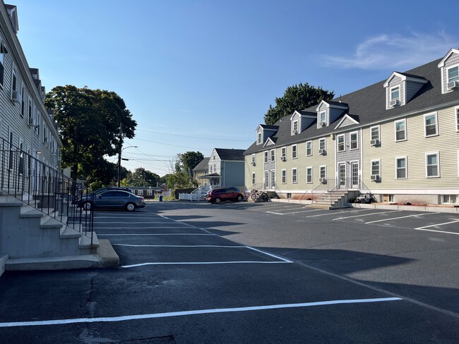 Building Photo - 2-15 Winn Park