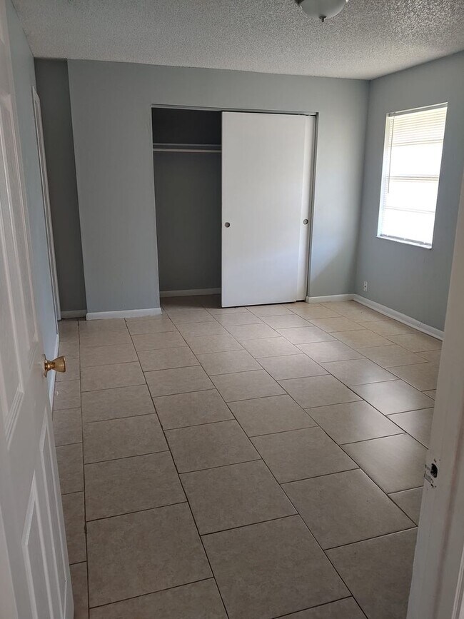 Foto del edificio - 2584-2586 Chestnut Woods Dr