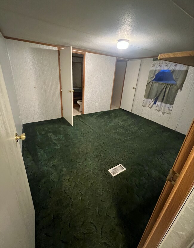 Foto del edificio - 4820 Colonial Turnpike