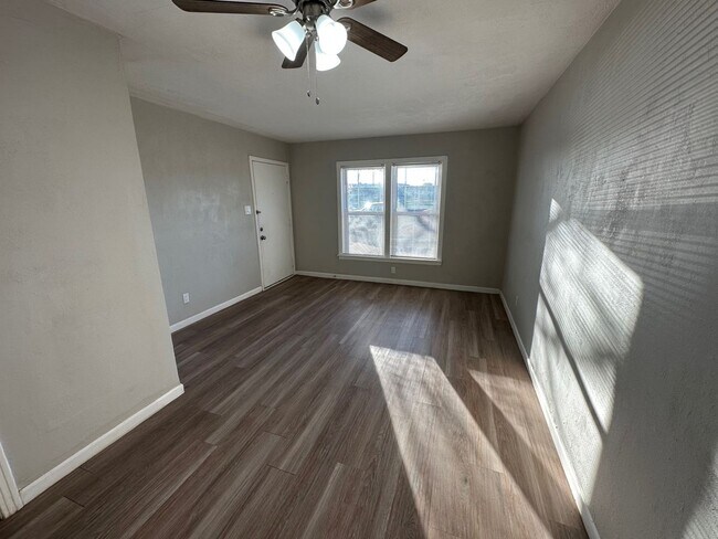 Foto del edificio - 1909 Pecos St