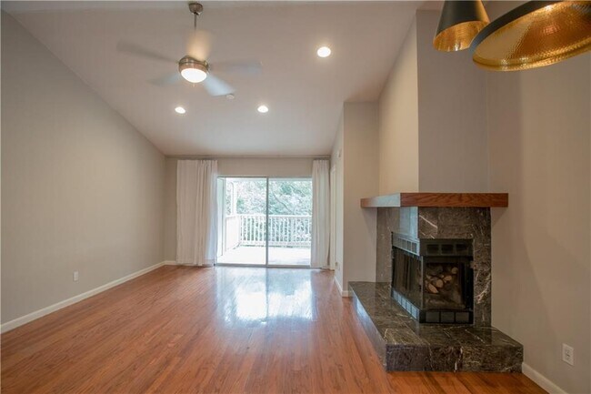 Building Photo - 2450 Wickersham Ln