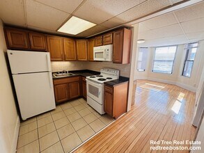 Building Photo - 437 Cambridge St