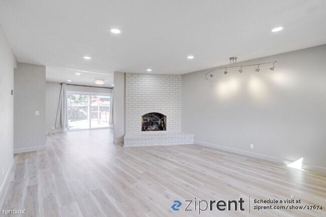 Foto del edificio - 3 br, 2 bath House - 166 Madelia Place, Sa...
