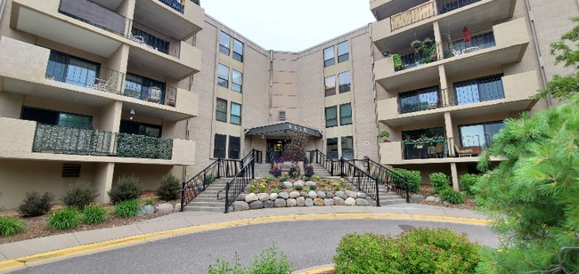 Building Photo - 6670 Vernon Ave S