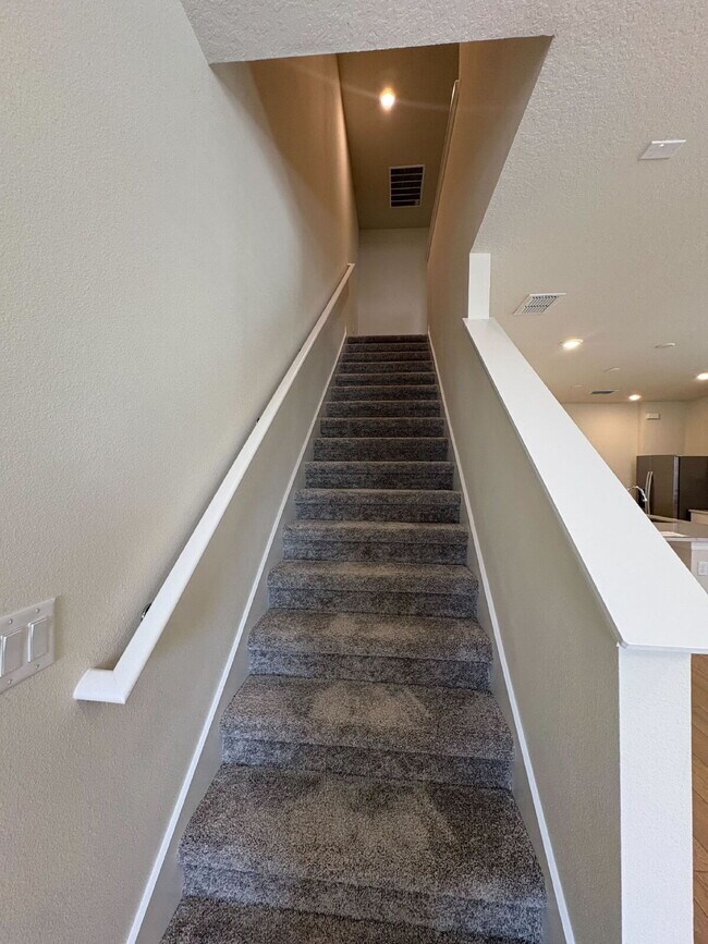 Foto del edificio - Live Large in Winter Garden: Modern 4-Bedroom Townhouse Haven