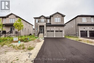 Building Photo - 21 Amber Dr