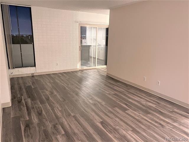 Foto del edificio - 2880 S Locust St