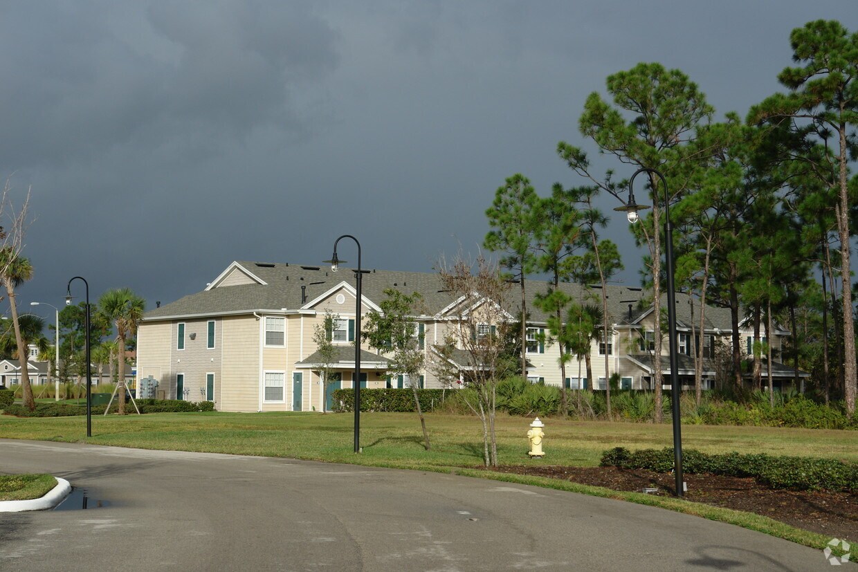 Stuart Pointe Apartments Jensen Beach, FL