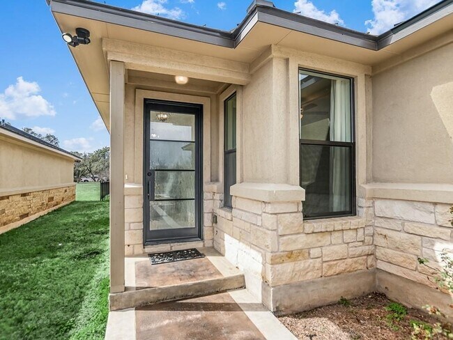 Building Photo - 319 Parallel Cir