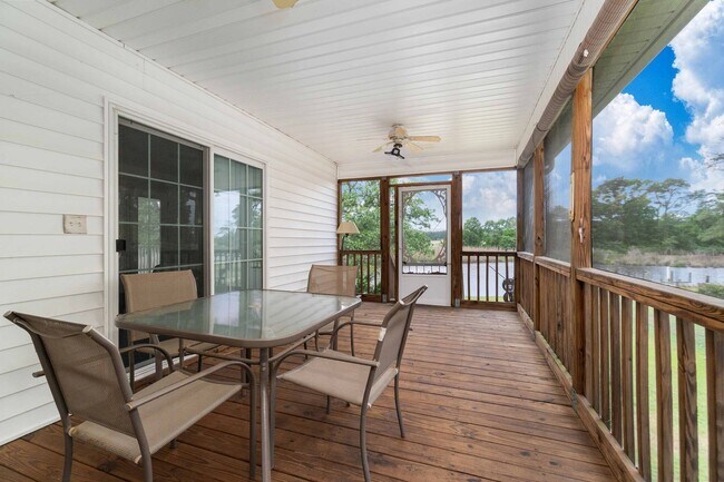 Building Photo - Waterfront, furnished home with a boat dock