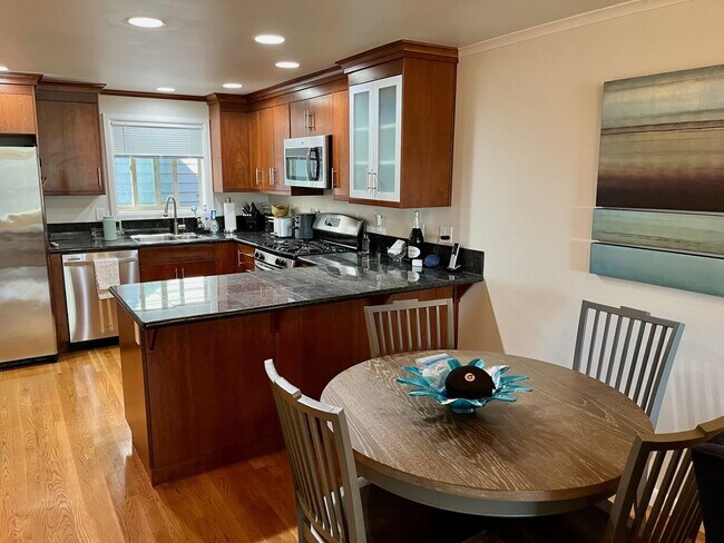 Foto del edificio - Queen Anne Townhome