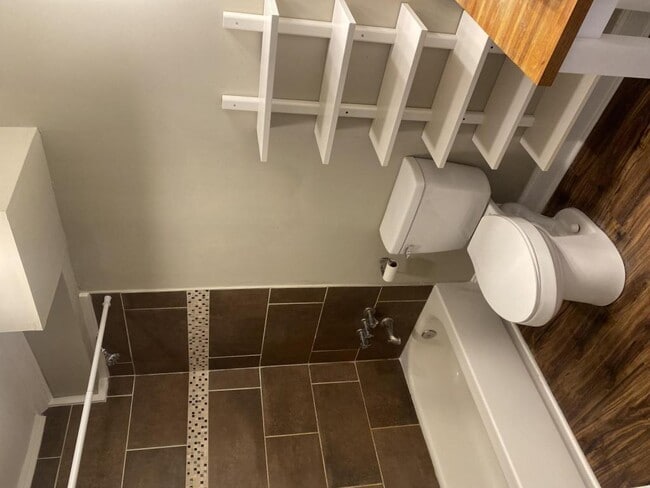 Foto del edificio - 1435 Fernwood Glendale Rd