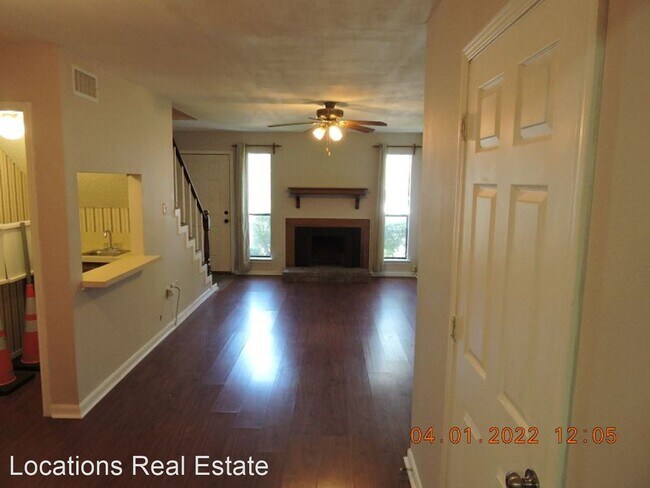 Building Photo - 2 br, 1.5 bath House - 761 East Boyd Drive...