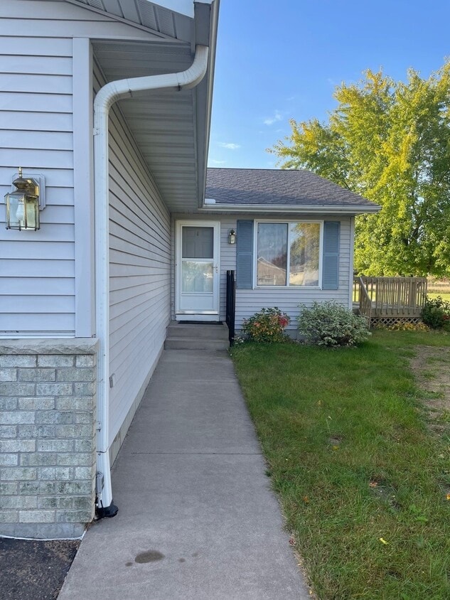 11791 42nd Ave, Chippewa Falls, WI 54729 House Rental in Chippewa