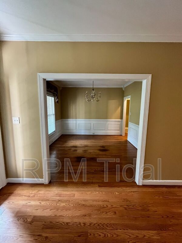 Building Photo - 4905 Burnley Dr
