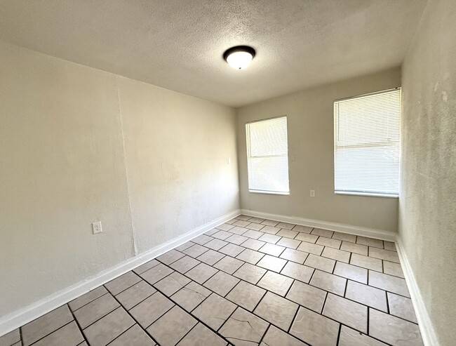 Building Photo - 1010 Wolverton St