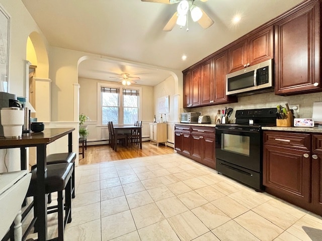 Building Photo - 716 E 6th St