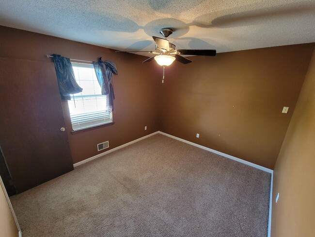 Building Photo - 8809 Brook Point Ln