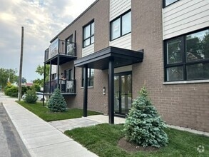 Building Photo - 4755 Boul Sainte-Rose