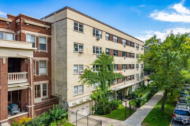 Apartments For Rent Near North Park University Chicago Il Student Housing Apartments Com