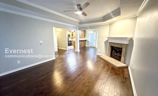 Building Photo - Charming 3-Bedroom Home with Garage / Pet-...