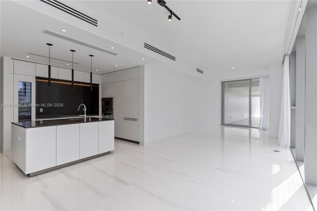 Foto del edificio - 300 Biscayne Blvd Way