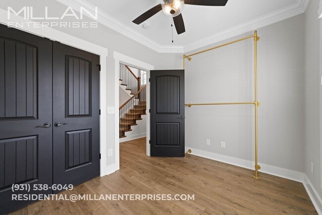 Building Photo - Elegant All-Brick Townhome in a Gated Community in Sango