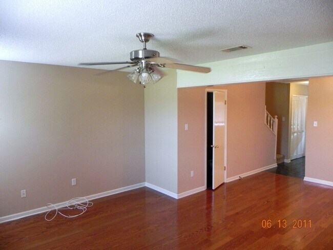 Foto del edificio - 2 BEDROOM TOWNHOUSE IN ZACHARY