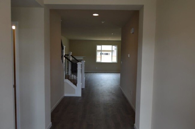 Building Photo - 4 br, 2.5 bath House - 14619 SE Bella Rd