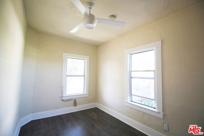 Building Photo - 566 N Juanita Ave