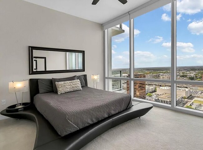 Foto del edificio - 150 E Robinson St