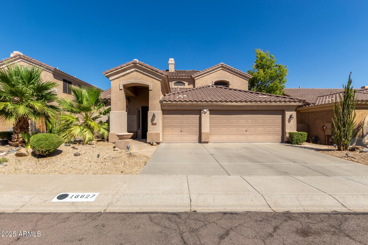 Foto principal - 16827 S 14th Ln