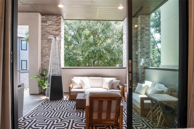 Foto del edificio - 7836 Secluded Ave