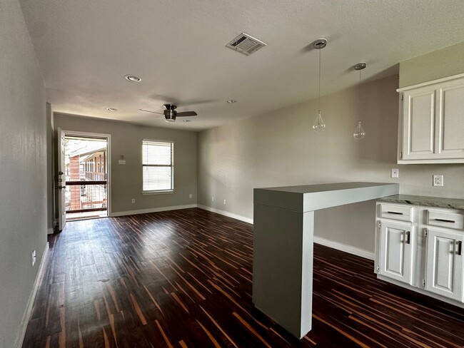 Foto del edificio - Updated 2/2 Condo Near Baylor!