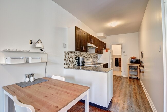 Building Photo - 3953 Rue De Bullion