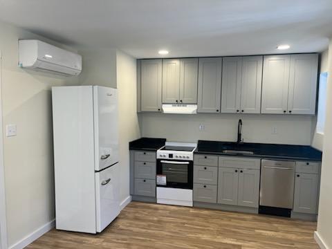 Building Photo - 1167 5th Ave