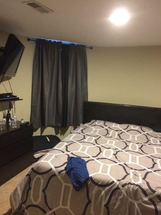 Photo - 1425 Allison St NW (Washington, DC) Apartment