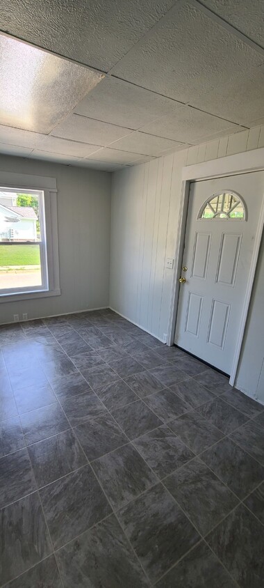 Foto principal - Spacious 4-Bedroom Home in Prime Flint Loc...