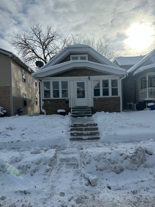 6513 W Mitchell St, West Allis, WI 53214 House Rental in West Allis