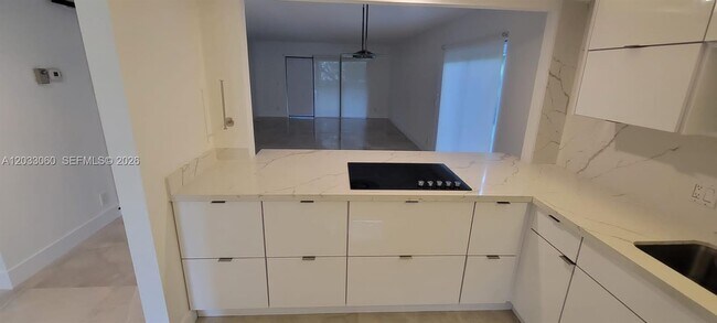 Foto del edificio - 409 Lakeview Dr