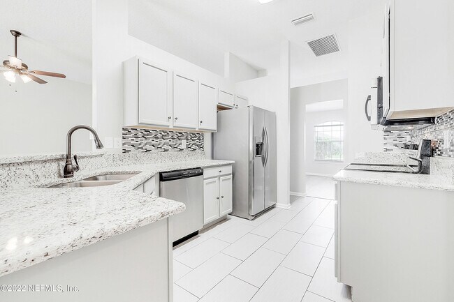 Building Photo - 2692 Ravine Hill Dr