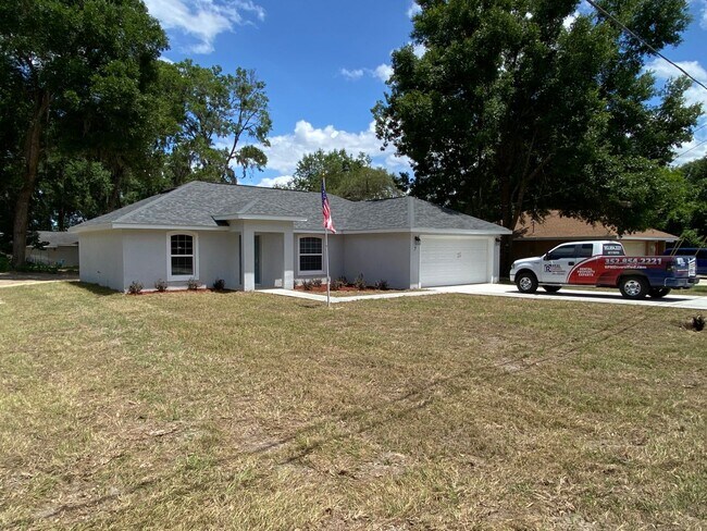Foto del edificio - Desirable SE Ocala Neighborhood 3/2/2 **Won't Last**