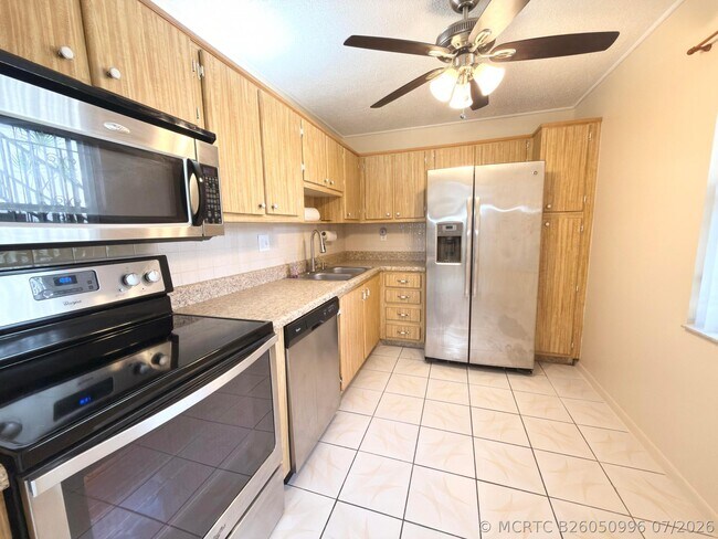 Foto del edificio - 7650 W McNab Rd