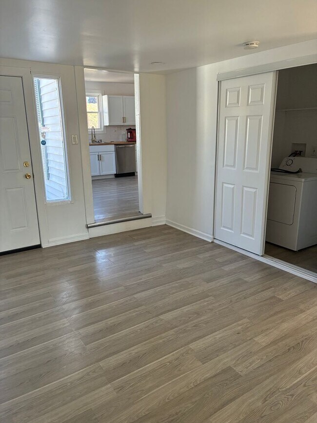 Foto del edificio - Fully Renovated 2-Bedroom Home with Huge Yard in Ferguson!