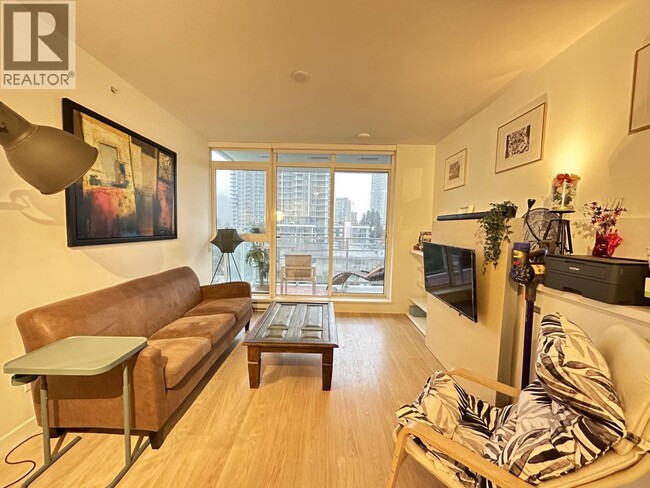 Building Photo - 657 Whiting Way