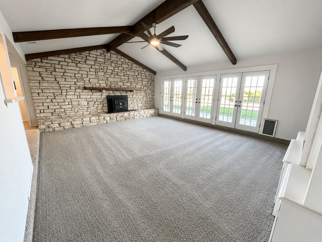Building Photo - 552 Lawson Ln