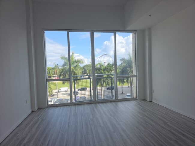 Photo - 244 Biscayne Blvd (Miami, FL) Apartment