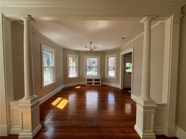 Building Photo - 224 Rochambeau Ave