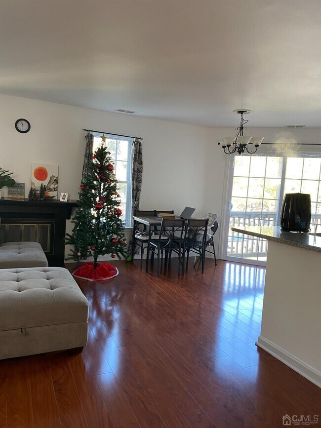Foto del edificio - 7492 Elm Ct
